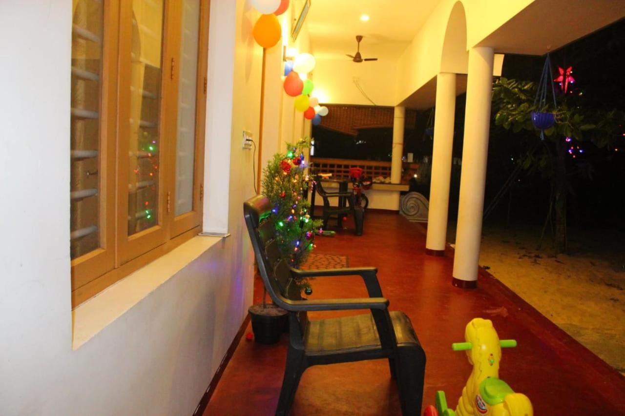 Marari Anna Beach Homestay Mararikulam Ngoại thất bức ảnh