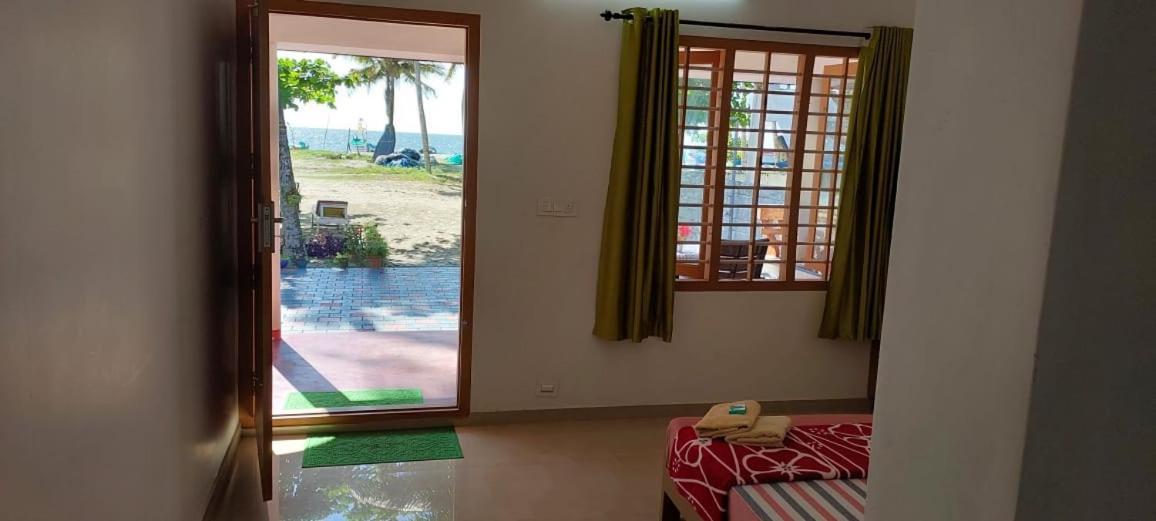 Marari Anna Beach Homestay Mararikulam Ngoại thất bức ảnh