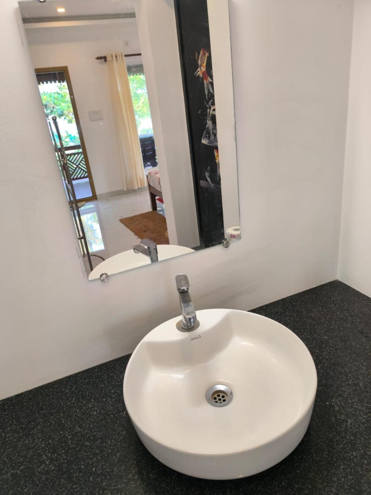 Marari Anna Beach Homestay Mararikulam Ngoại thất bức ảnh